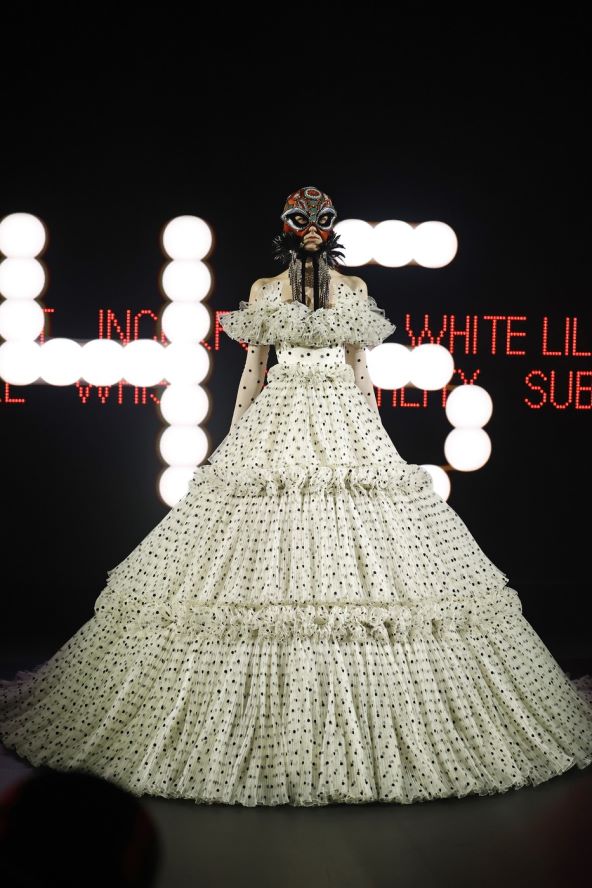 Alessandro Michele za Valentino priredio spektakl visoke mode