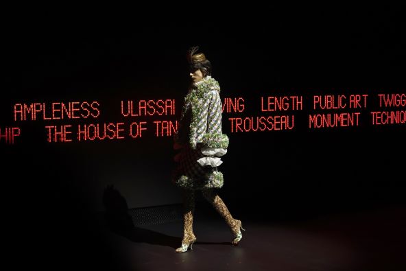 Alessandro Michele za Valentino priredio spektakl visoke mode