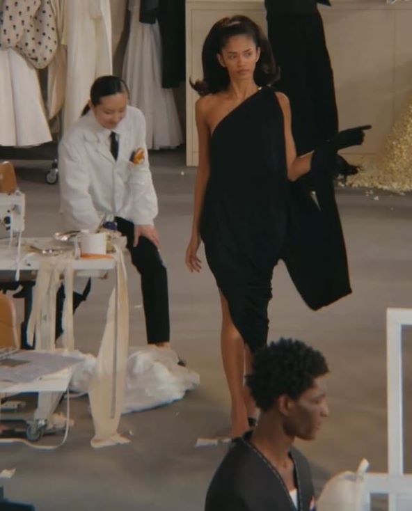 Jacquemus x Apple kampanja