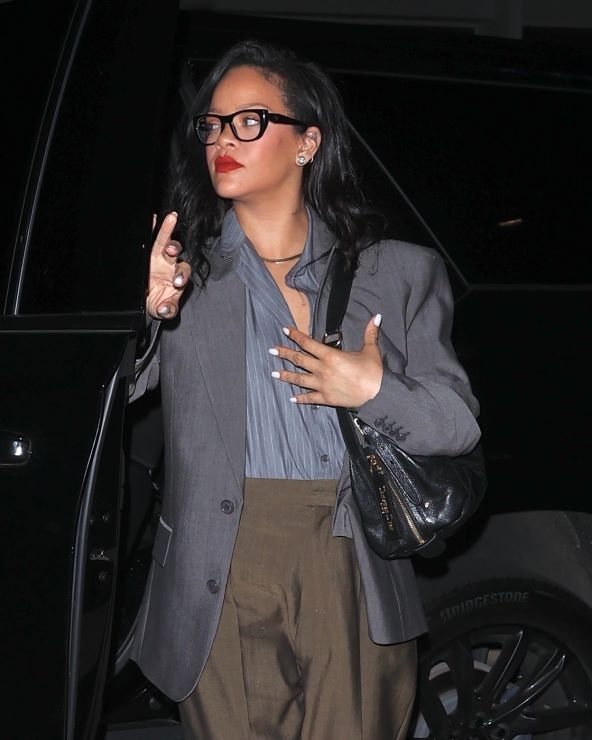 Rihanna i odličan poslovni stil odijevanja