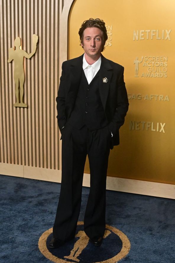Jeremy Allen White je novi ambasador Louis Vuittona