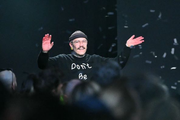 Moschino predstavio zabavnu kolekciju u Milanu