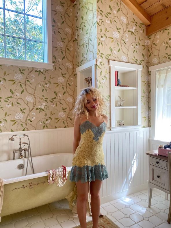 Sabrina Carpenter i Dua Lipa nose donje rublje kao outfite