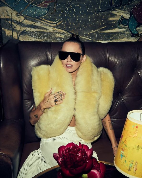 Pjesme s novog albuma Miley Cyrus Something Beautiful