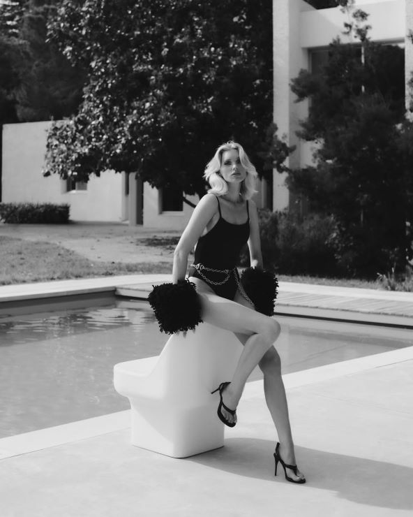 Elsa Hosk kupaći kostimi za ljeto 2025