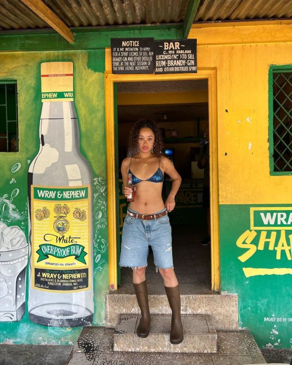 Dolphin Girl Summer trend 2025
