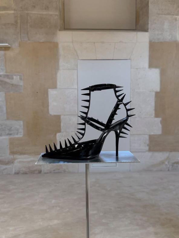 U Parizu je otvorena izložba Balenciaga by Demna
