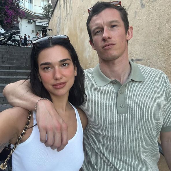 Dua Lipa nosi polka dot kupaći kostim