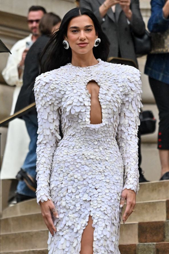 Dua Lipa oduševila u bijeloj Schiaparelli haljini