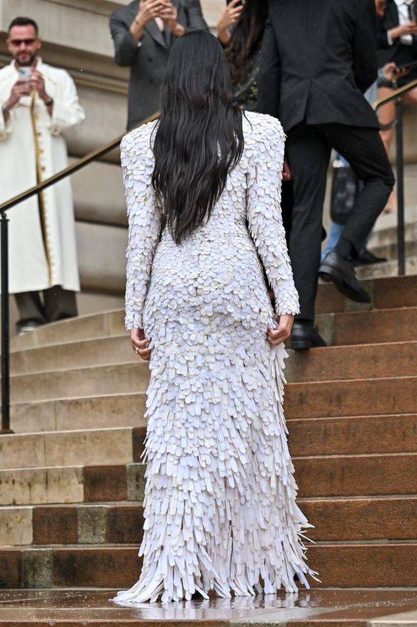 Dua Lipa oduševila u bijeloj Schiaparelli haljini