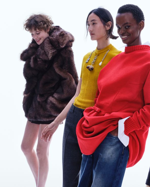 Prada ima odličnu modnu kampanju za jesen 2025