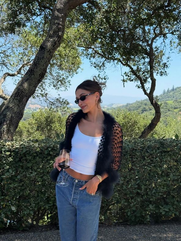 Hailey Bieber otkrila koje baggy traperice nosi