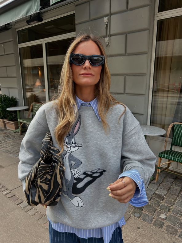 Street style inspiracija kako kombinirati ljetnu i jesensku odjeću