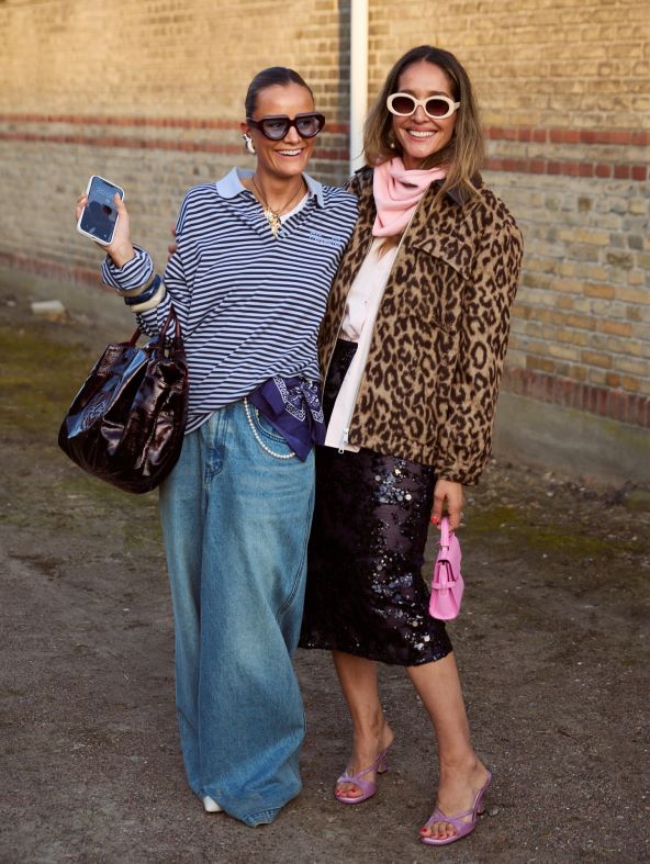 Street style inspiracija kako kombinirati ljetnu i jesensku odjeću