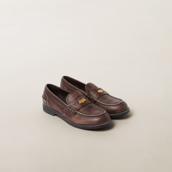 Miu Miu Penny Loafers mokasinke koje je TikTok pretvorio u najpoželjniji modni hit jeseni 2025