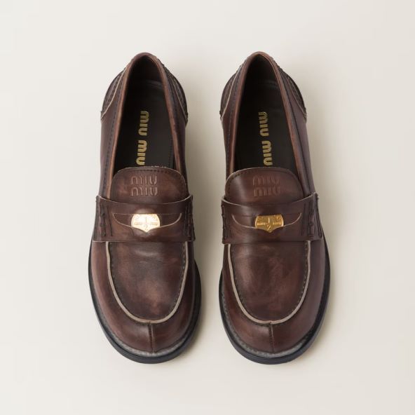Miu Miu Penny Loafers mokasinke koje je TikTok pretvorio u najpoželjniji modni hit jeseni 2025