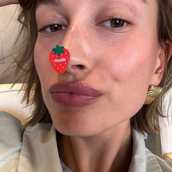 Hailey Bieber najavila strawberry girl summer trend