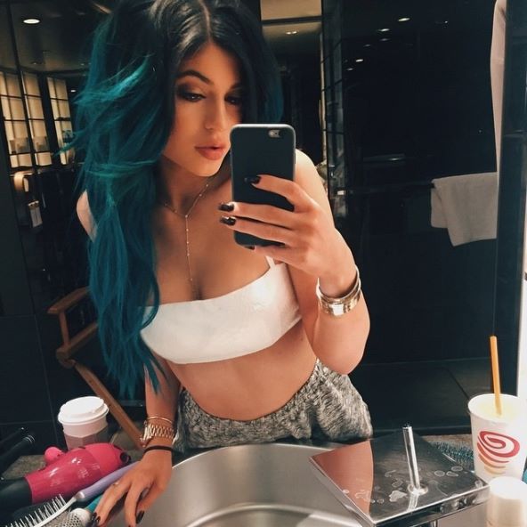 Kylie Jenner obojila kosu u nebesko plavo