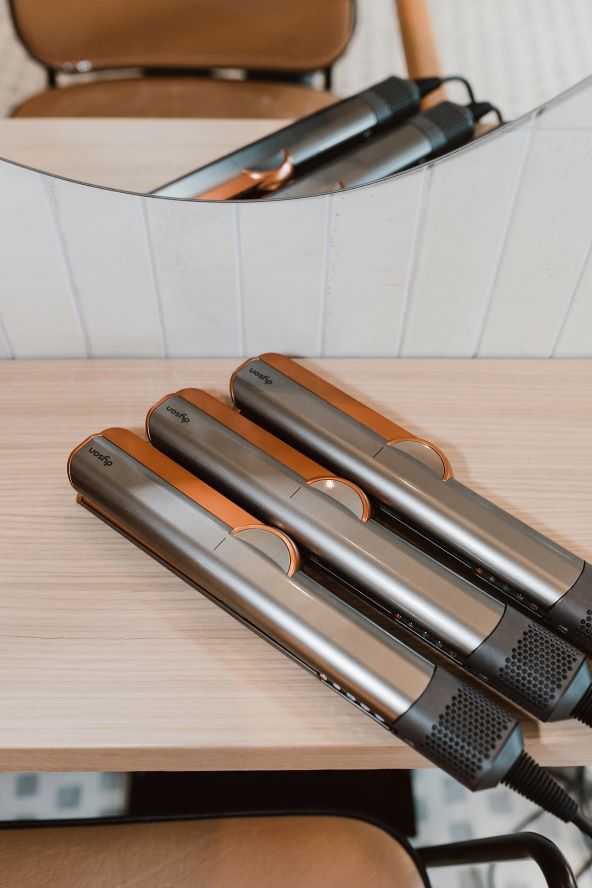 Teuta Mesaroš i Dyson predstavili su novi Dyson Airstrait™ koji suši i ravna kosu