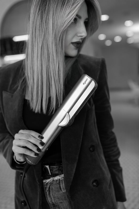 Teuta Mesaroš i Dyson predstavili su novi Dyson Airstrait™ koji suši i ravna kosu