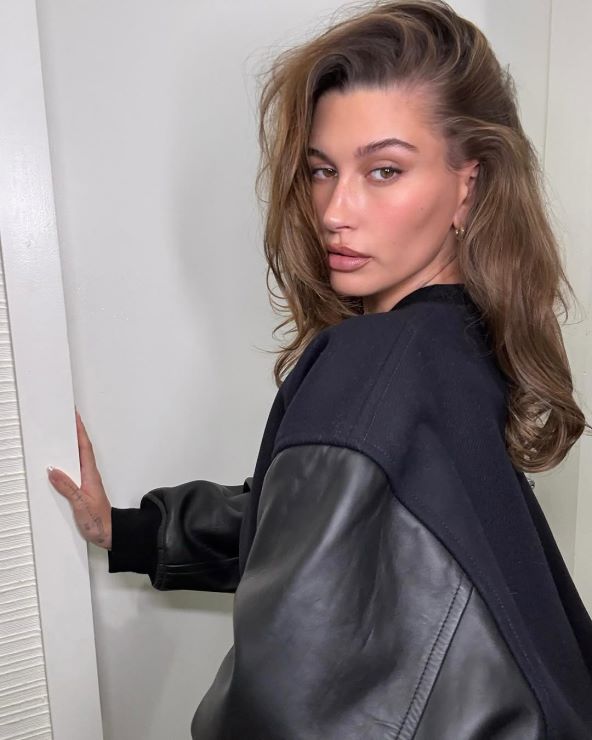 Jednostavan blowout Hailey Bieber