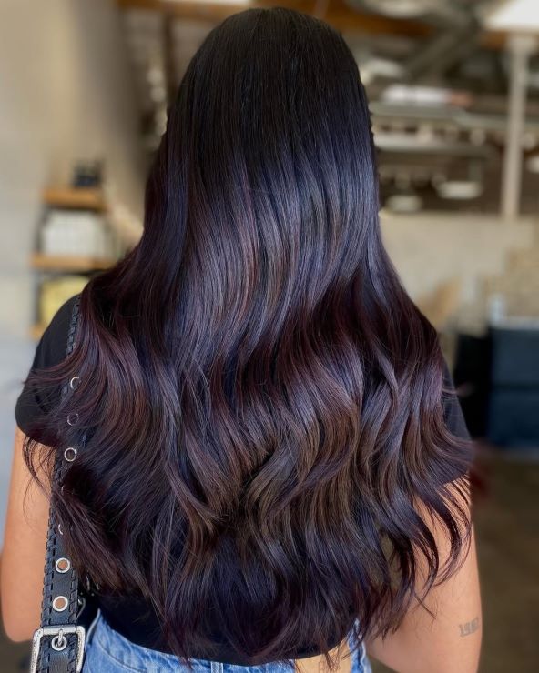 Ganache Brunette trend boje kose za proljeće 2025