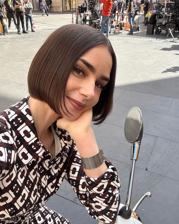 Novi bob Lily Collins za petu sezonu Emily in Paris