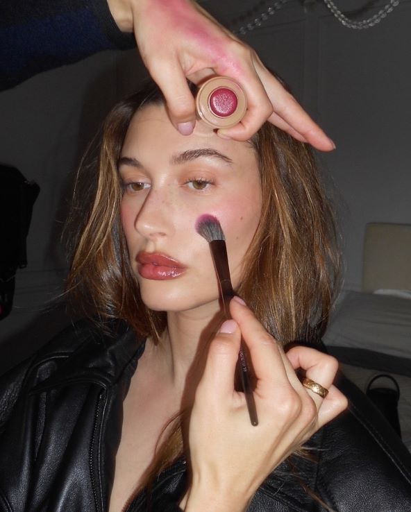 Berry Girl Summer makeup trend za ljeto 2025