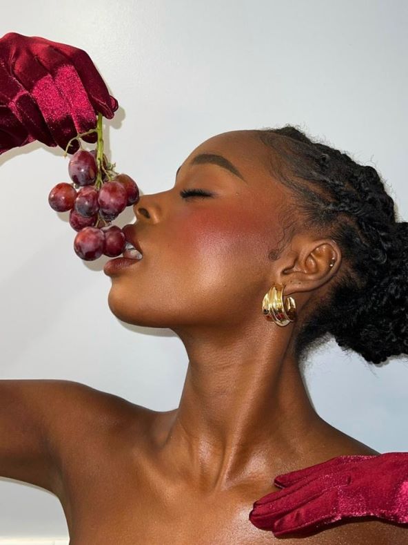 Berry Girl Summer makeup trend za ljeto 2025