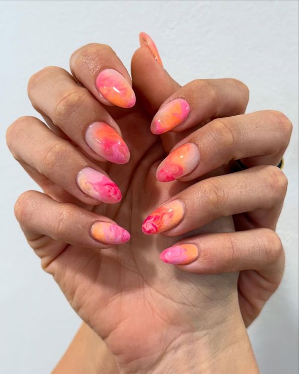 Sunset nails za ljeto 2025