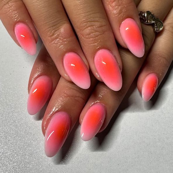 Sunset nails za ljeto 2025