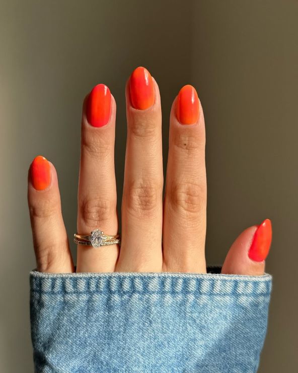 Sunset nails za ljeto 2025