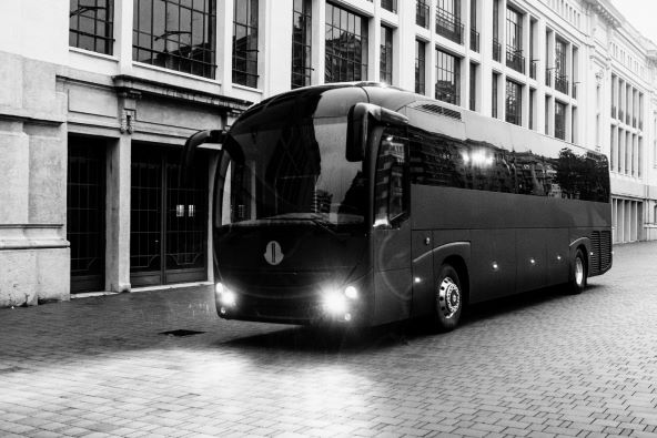 Moncler x Rick Owens personalizirani autobus za turneje