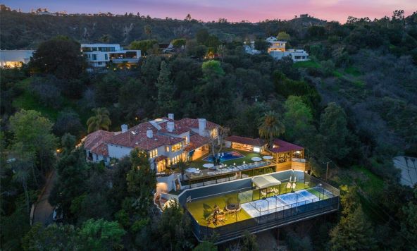 Prodaja se vila glumice Eve Longorije Beverly Hills