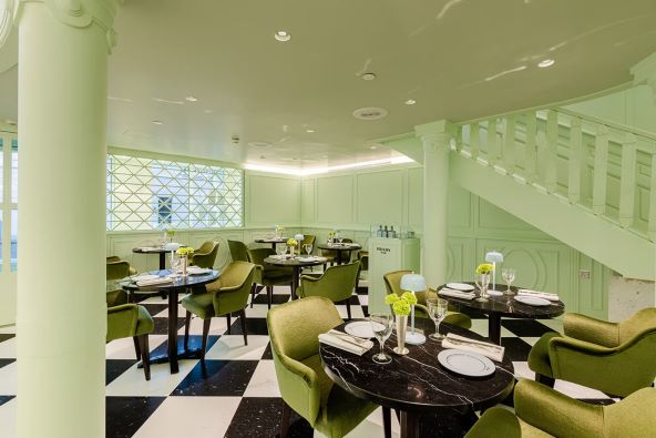Prada Caffe se otvorio u londonskom Harrodsu