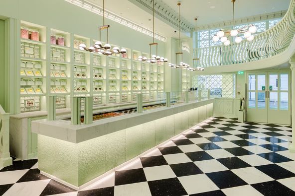 Prada Caffe se otvorio u londonskom Harrodsu