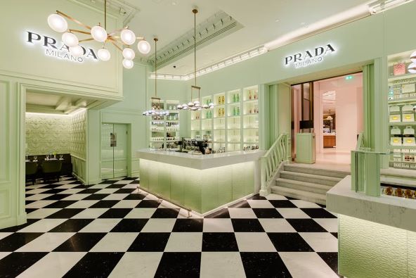 Prada Caffe se otvorio u londonskom Harrodsu