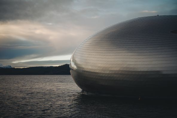 Impresivan restoran Iris s norveškog fjorda