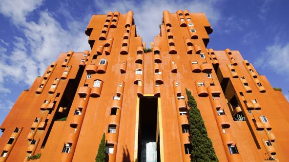 Biseri arhitekture La Muralla Roja i Walden 7 Španjolska