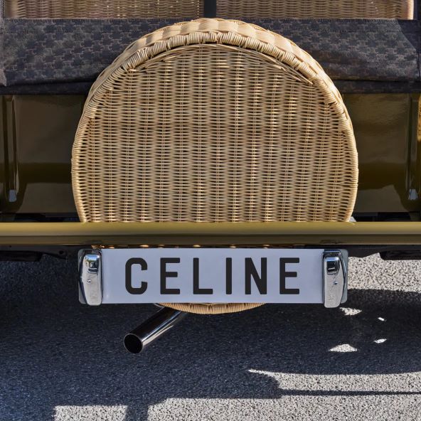 Modni brend Celine kao dio ljetne kampanje predstavio auto Moke Vintage