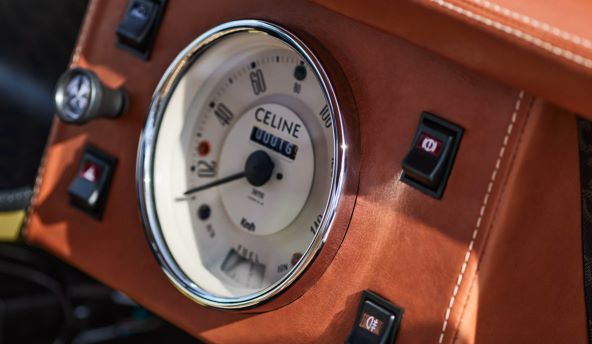 Modni brend Celine kao dio ljetne kampanje predstavio auto Moke Vintage