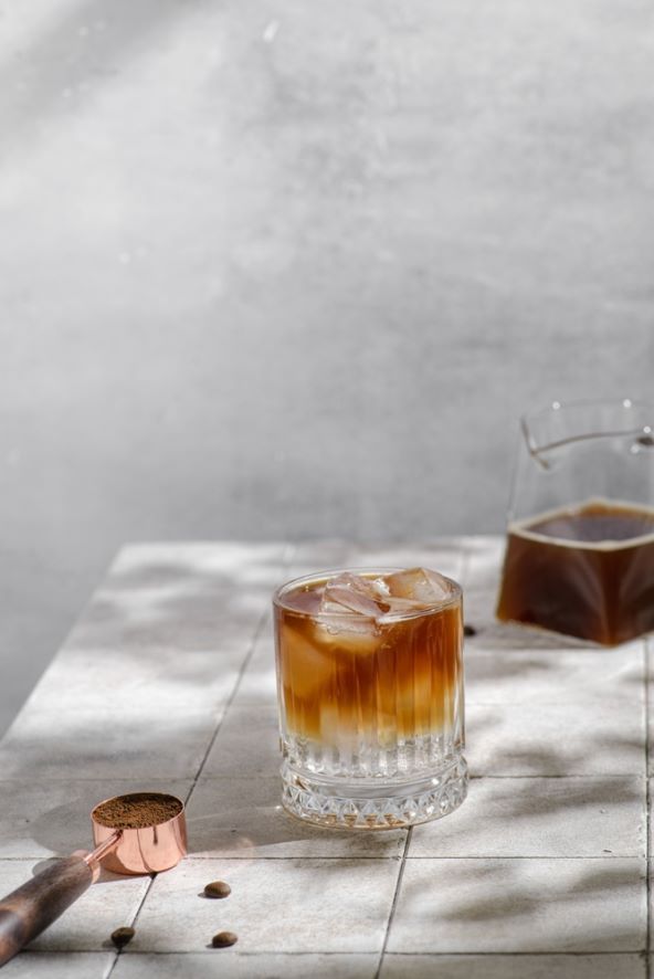 Pripremite espresso tonic bezalkoholni koktel
