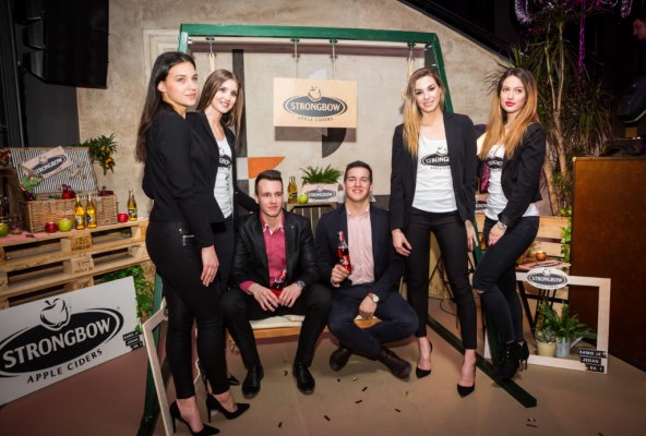 Na Cosmo partyju Strongbow se nije ispuštao iz ruku