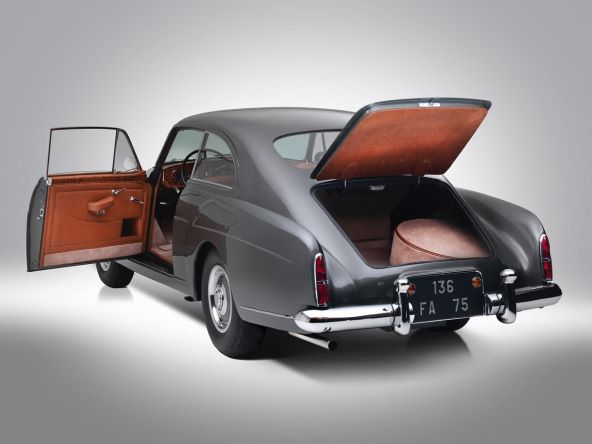 Automobil Bentley S1 Continental fotografa Helmuta Newtona prodaja