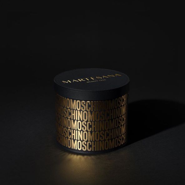 Zlatni panettone Moschino x Martesana