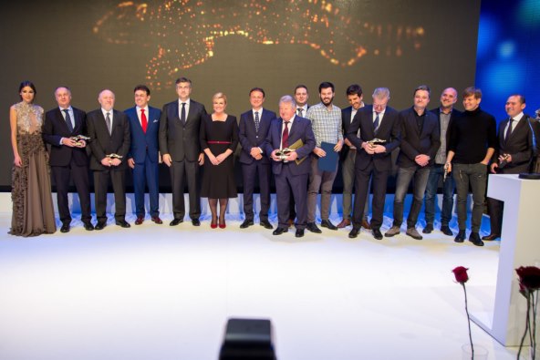 KAKO JOJ TO USPIJEVA? Svaka njezina modna kombinacija čisti je pogodak