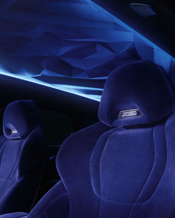 BMW XM Mystique Allure automobil