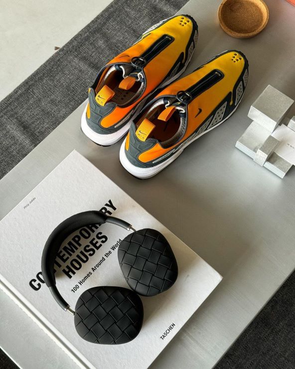 Bottega Veneta Tech Rubber Family linija za iPhone