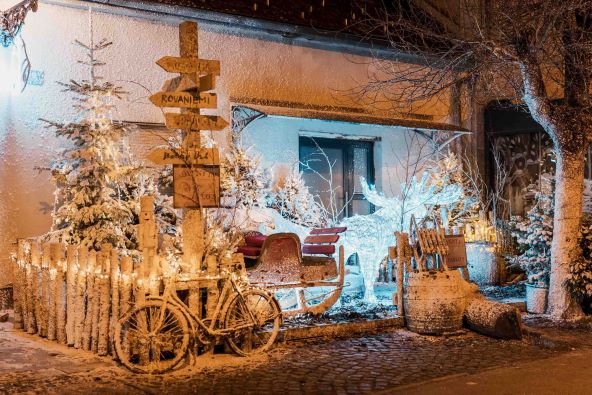 Bajkovito blagdansko uređenje gradske zimske oaze Botanist 