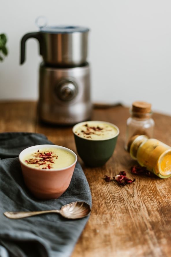 Recept za pripremu kurkuma latte napitka